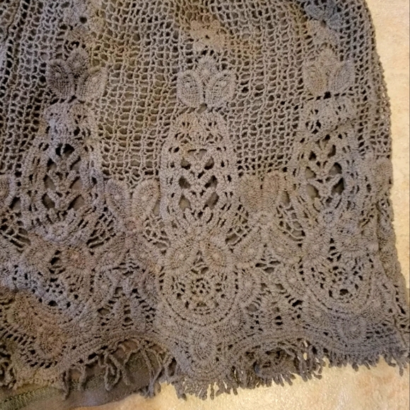 Women's short - Picture 2 of 3